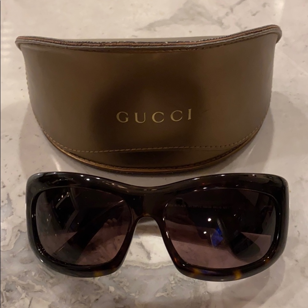 GUCCI tortoise shell sunglasses *like new*